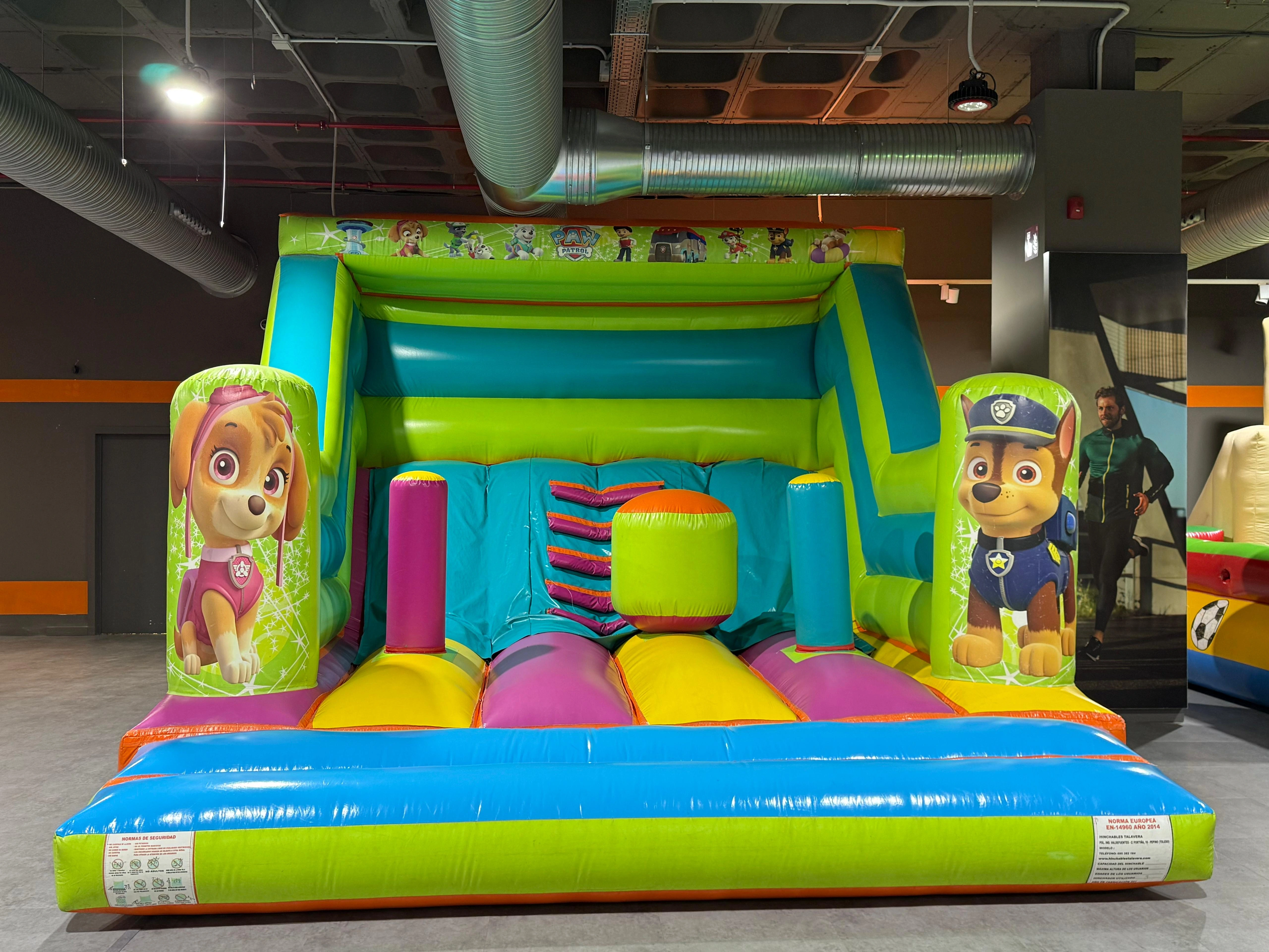 Hinchable infantil de la Patrulla Canina con zona de saltos