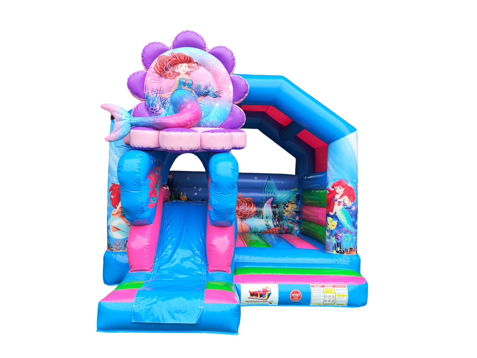 Vista frontal castillo hinchable sirenas con tobog&aacute;n en Madrid