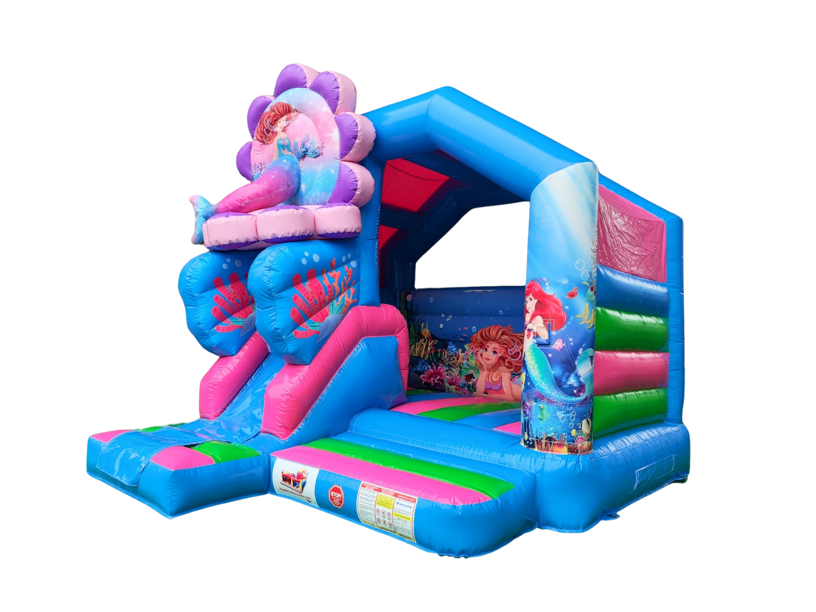 Perspectiva lateral del hinchable de sirenas mostrando la rampa