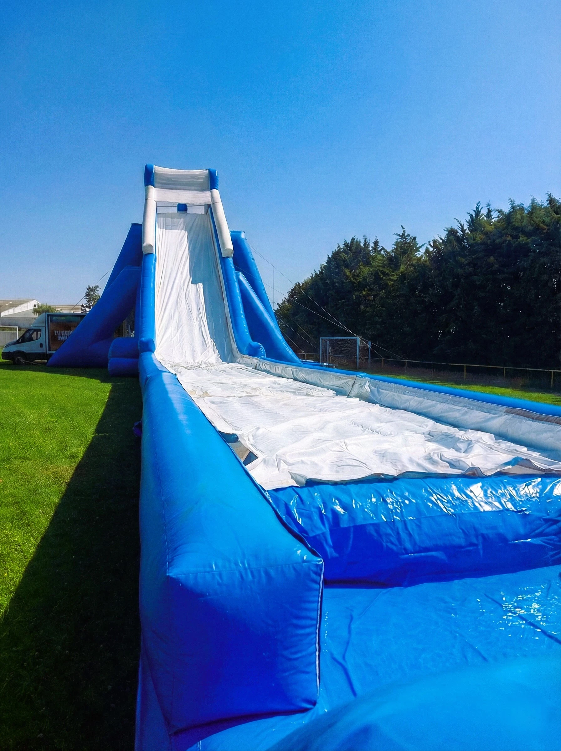 Hinchable acu&aacute;tico m&aacute;s grande de Europa para pueblos