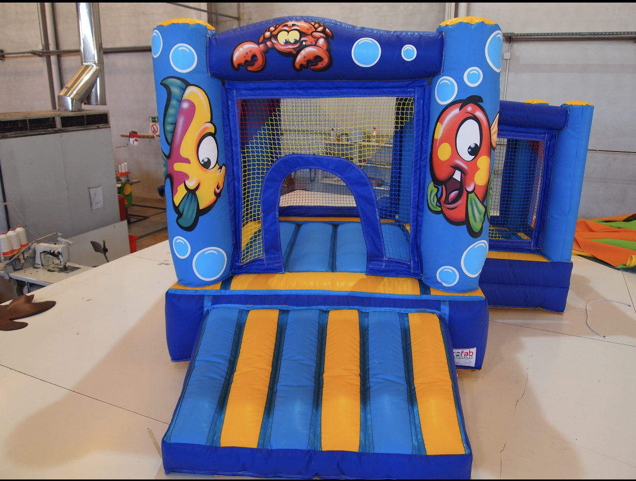 CASTILLO HINCHABLE SUPER HAPPY OCEANO