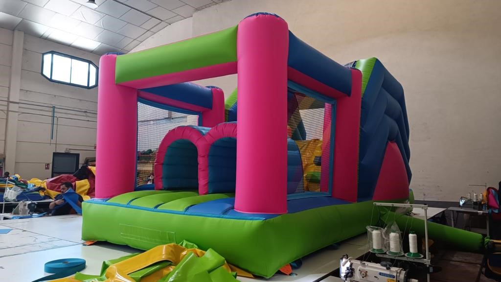 CASTILLO HINCHABLE PISTA AMERICANE MEDIANA (3)