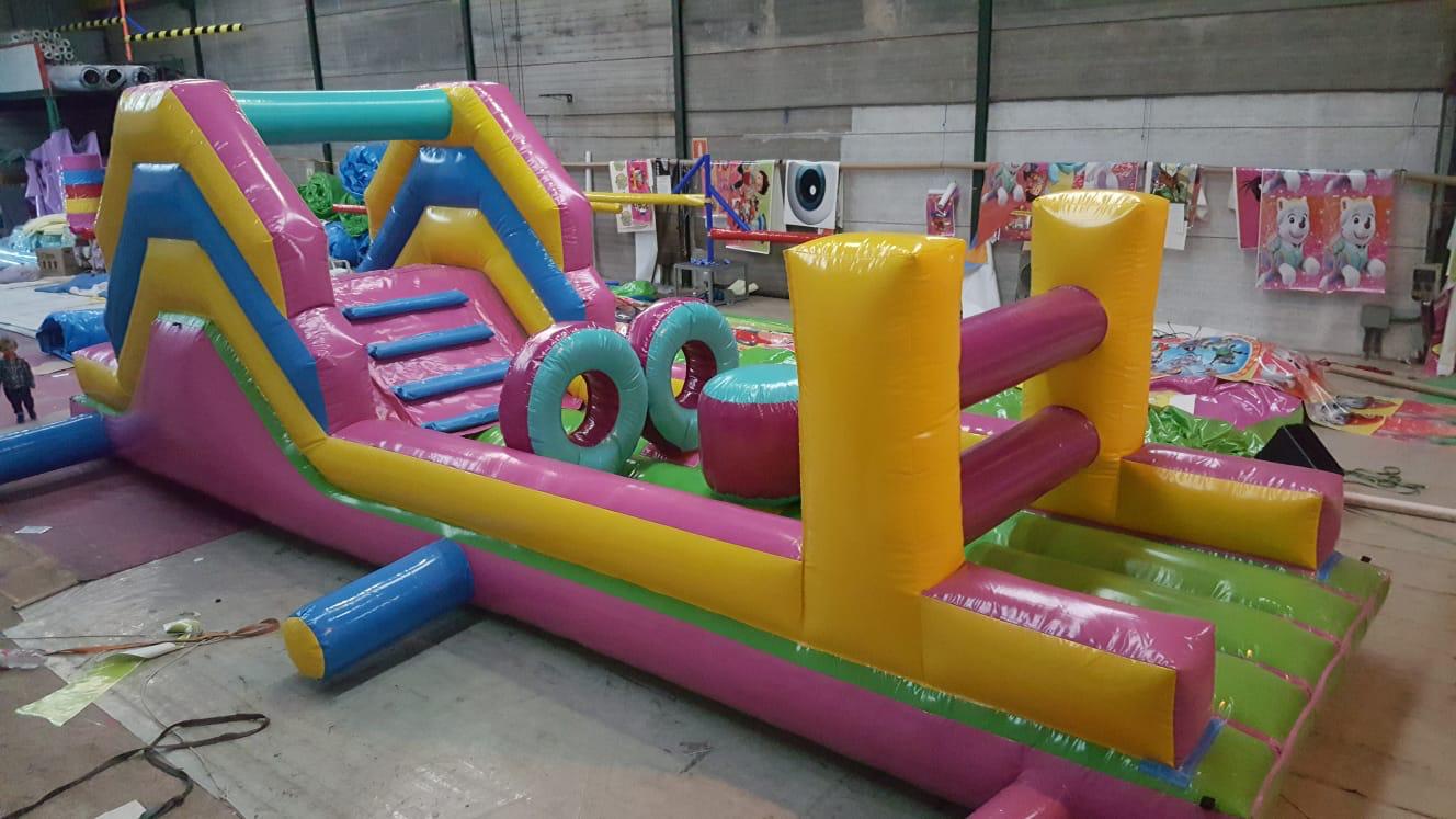 CASTILLO HINCHABLE PISTA AMERICANA ACUATICA TERRESTRE (ADAPTABLE BORDILLO)